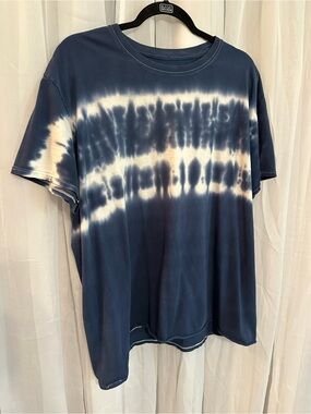 BUZZ Men's Navy Blue Tie-Dye Short Sleeve T-Shirt